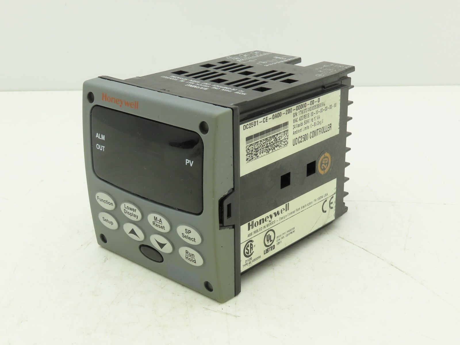 Honeywell UDC2500 Digital Temperature Controller DC2501-CE-0A00-200-00000-00-0