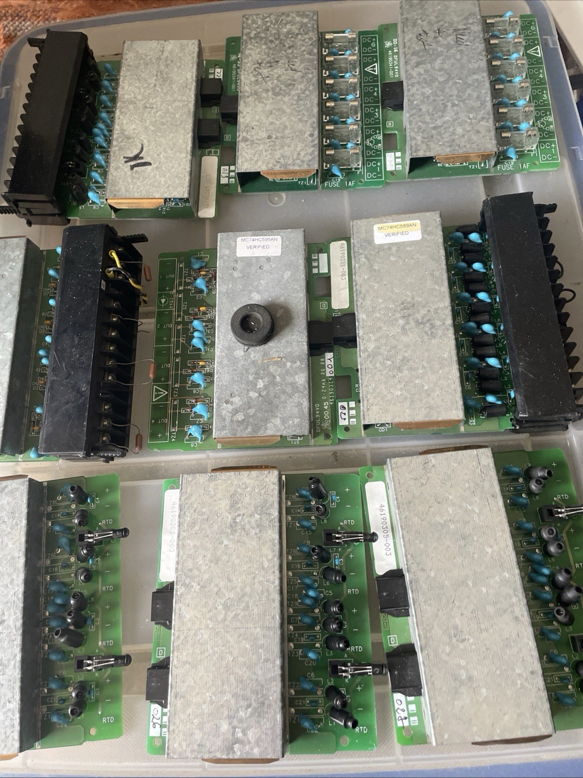Honeywell UMC800 Controller 8001-0MB- 11110000-100-240VAC USED!
