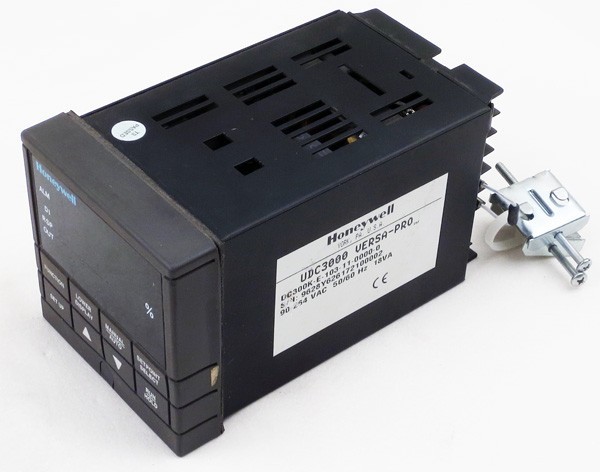 Honeywell DC300K-E-103-0000-0 Versa Pro Temperature Controller