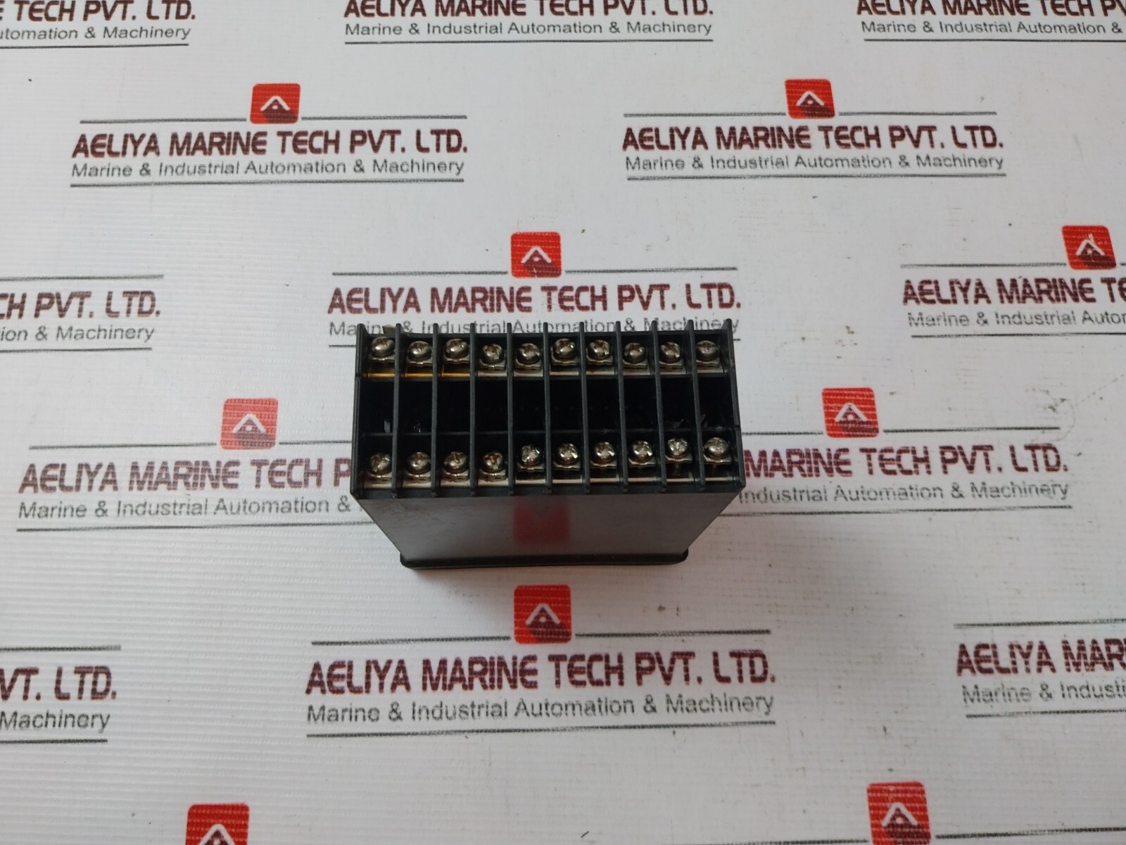 YOKOGAWA UM330 Digital Temperature Indicator T3501QB065 648