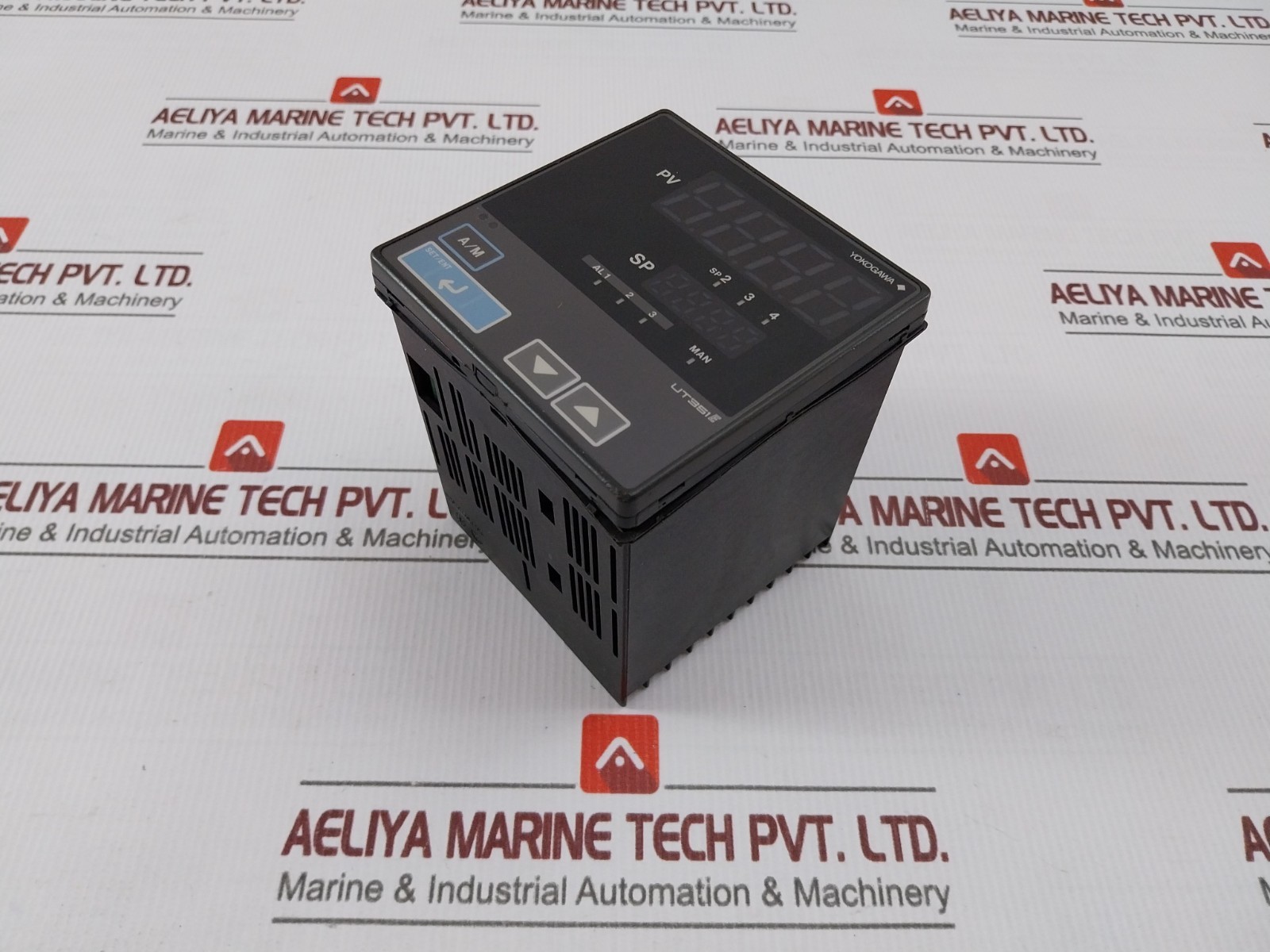 YOKOGAWA UT351 Digital Indicating Controller 100-240VAC 50/60HZ 50C