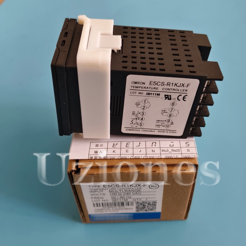 New For Omron E5CS-R1KJX-F E5CSR1KJXF Digital Temperature Controller 100-240VAC
