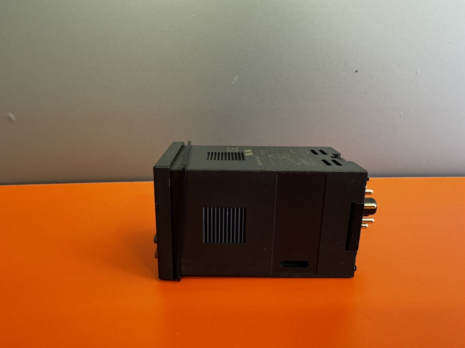 Omega Temperature Controller 100-240VAC 50/60Hz CN4421CV-F1